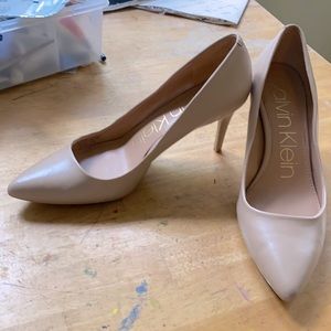 Calvin Klein nude pumps